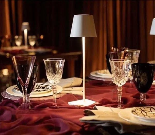 Metallische USB-aufladbare Buffet-Lampe