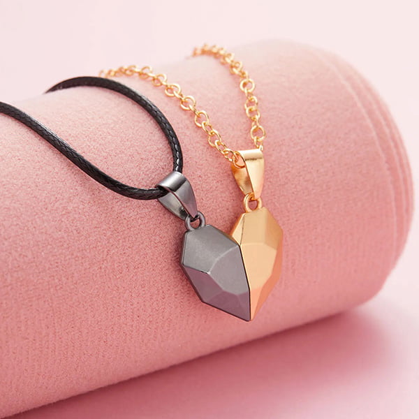 Magnetic Heart Necklace Set
