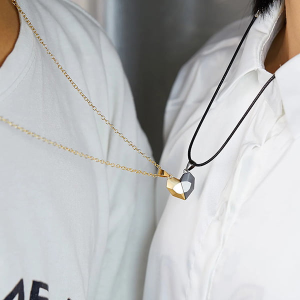 Magnetic Heart Necklace Set