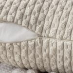 kissenhuelle-mit-corduroy-oberflaeche